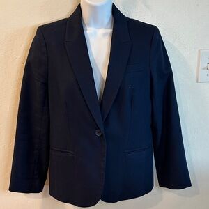 J CREW dark navy blue blazer size 10. Small padding in shoulders.